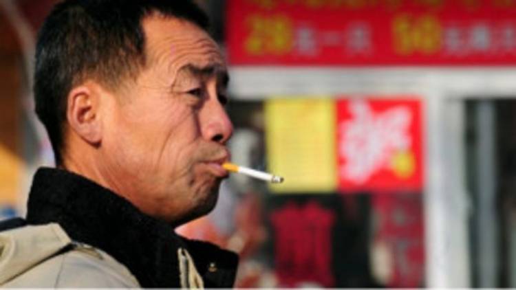 Malaysia Larang Merokok di Restoran Per 1 Januari, Ini Hukumannya...