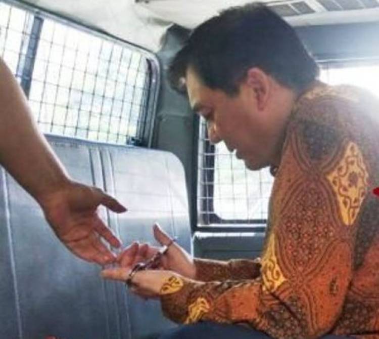 ATURAN BARU KPK! Kedua Ibu Jari Billy Sindoro Diborgol Usai Ikuti Persidangan 