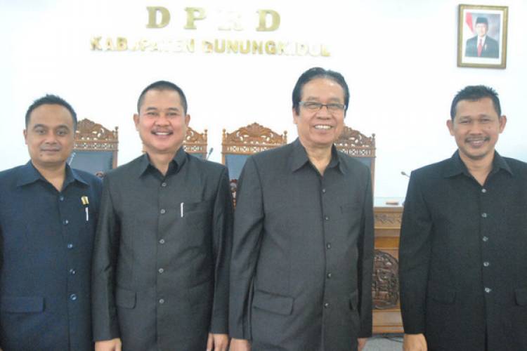 Bawaslu Sita Mobil Dinas Waka DPRD Gunung Kidul