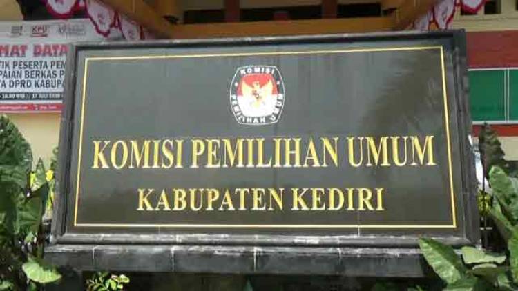 Honor PPK Kediri Belum Dibayar Dua Bulan, Ketua KPU Enggan Komentar