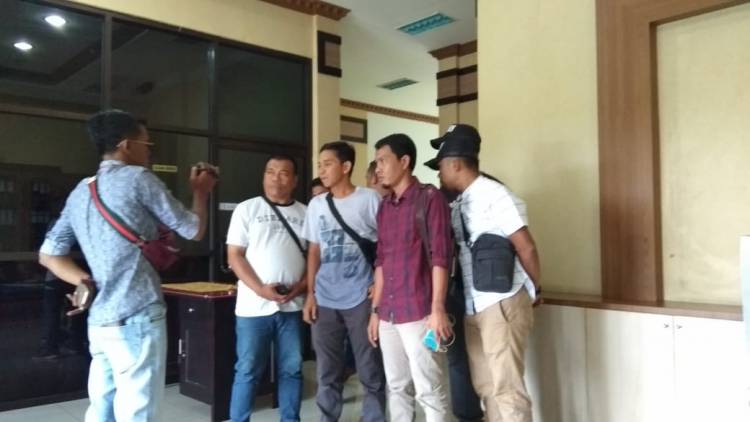 BREAKING NEWS! Meliput Mediasi PT AAS dan LSM, Para Jurnalis Diusir oleh Pol PP Sarolangun