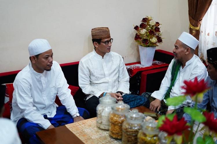 Dihadapan Para Kyai Sandi Sebut Pesantren Sektor Penting Ekonomi Bangsa