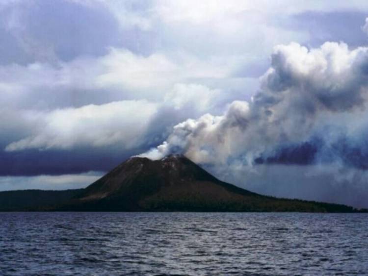 Aktivitas Gunung Anak Krakatau Menurun