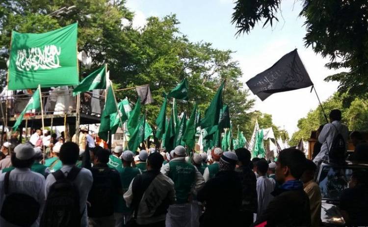 Massa Ikuti Tablik Akbar Persaudaraan Alumni 212 di Solo