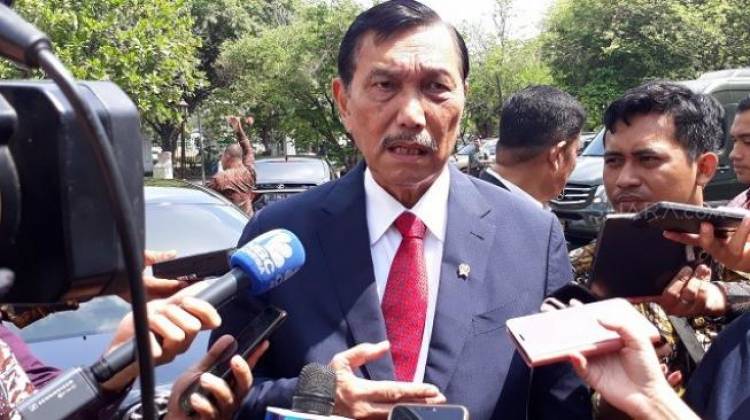 Luhut Klaim Turunnya Tarif Tiket Pesawat Demi Kepentingan Publik
