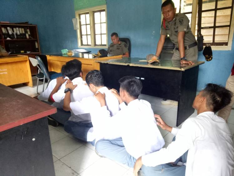 Lagi Ngopi di Hutan Lindung Pelajar Batanghari Digerebek Satpol PP