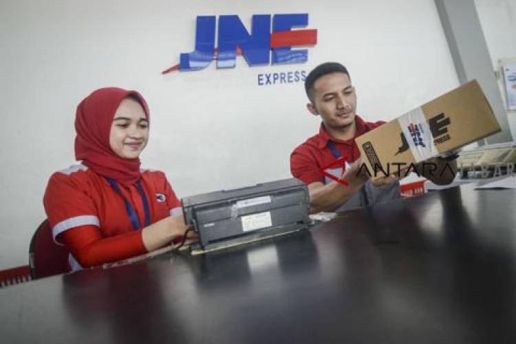 Imbas Kargo Pesawat, JNE Naikkan Tarif Ongkos Kirim 20 Persen