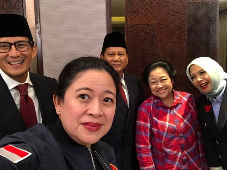 Di Ruang Tunggu Prabowo-Sandi Foto Bareng Megawati