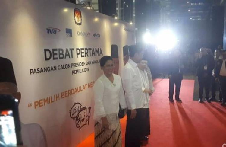 Maruf Amin Gunakan Sarung Saat Debat