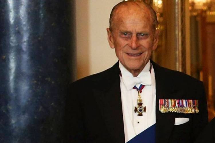 Tak Kenakan Sabuk Pengaman Polisi Tegur Suami Ratu Elizabeth