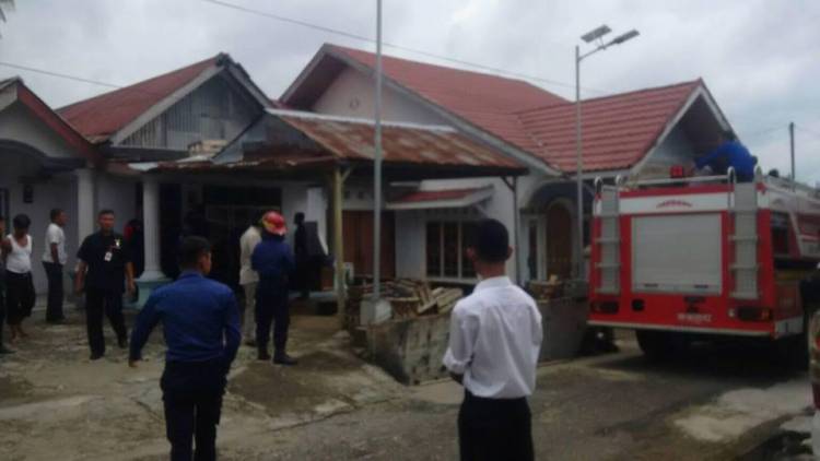 Rumah Warga Bungo Nyaris Terbakar Hebat