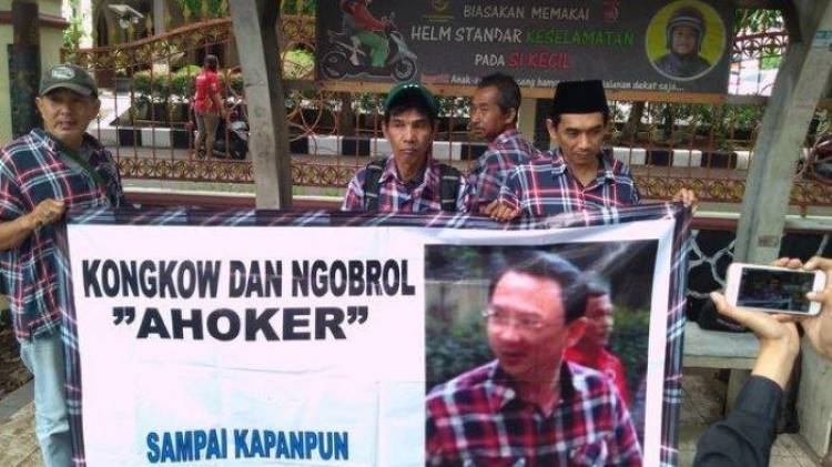 Sambut Kebebasan, Ahoker Mulai Datangi Mako Brimob