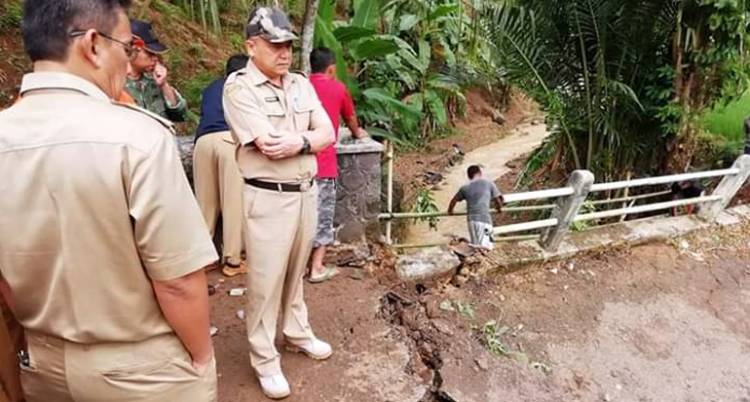 Tanah Longsor dan Banjir Landa Utara Sukabumi