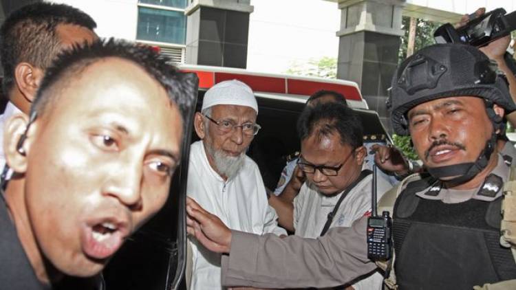 Abu Bakar Ba'asyir Tiba di RSCM Dikawal Ketat Aparat