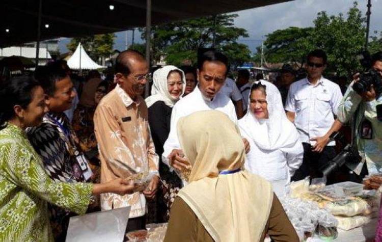 Presiden: Kenapa Ibu-ibu Diberi Pinjaman Tanpa Agunan?
