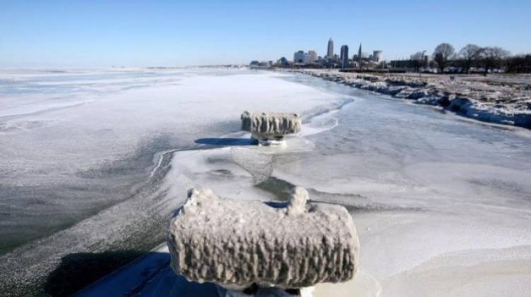 Cuaca Dingin Ekstrem, Air Terjun Niagara Membeku