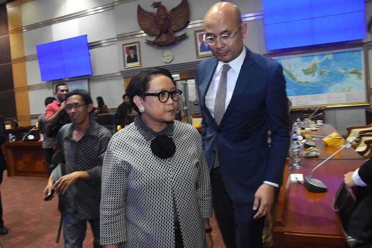 Menlu Masih Tunggu Konfirmasi Soal WNI Pelaku Bom Gereja di Filipina 