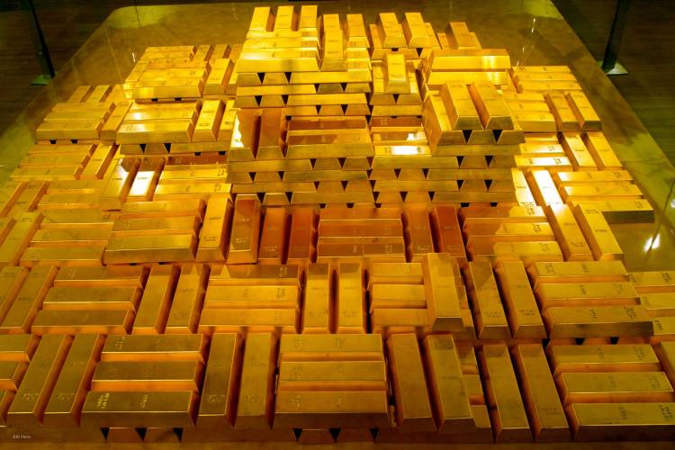 Ratusan Ribu Hektar Timbunan Emas di Jatim, Berkah Atau Musibah? 