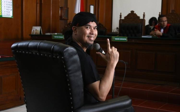 Diadili Lagi, Ahmad Dhani Didakwa Pasal Pencemaran Nama Baik