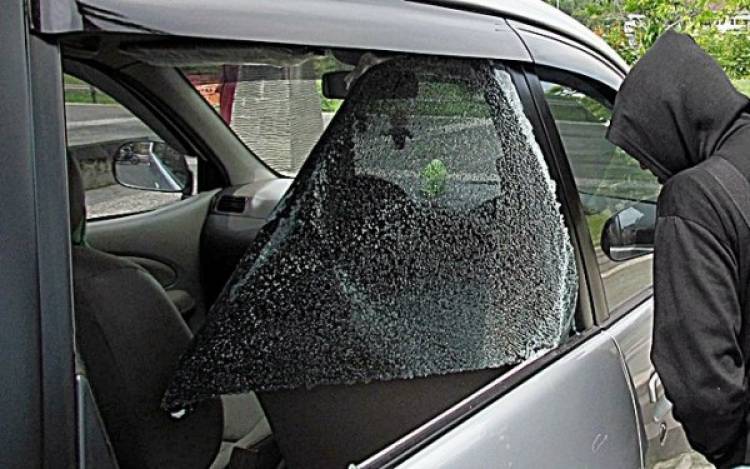 Dosen di Merangin Dirampok, Kaca Mobil Dipecah