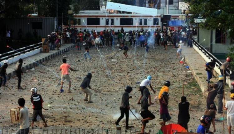 Polisi Buru Provokator Tawuran di Pasar Rumput