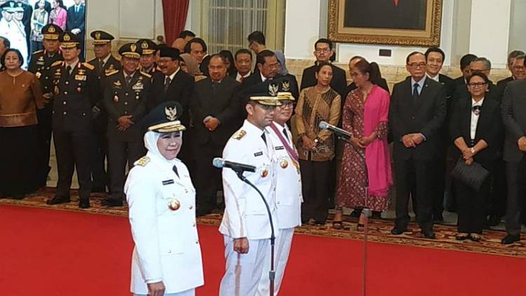 Sebelum Dilantik Khofifah, Emil dan Fachrori Ikuti Kirab dipimpin Jokowi