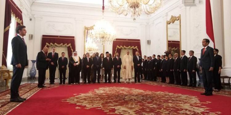 11 Dubes Negara Sahabat Serahkan Surat Kepercayaan Kepada Presiden