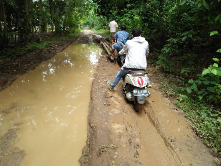 Pak Bupati Bungo, Kok! Jalan Tapiandanto Hancur Lebur?