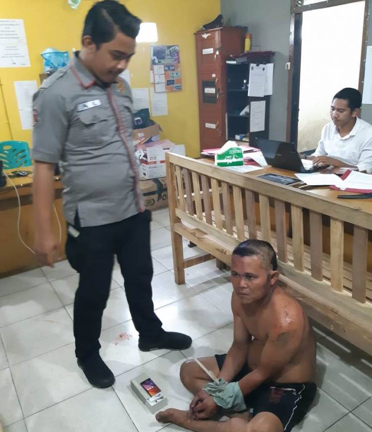 Abdullah Curi HP di Masjid untuk Modal Kencan dengan PSK