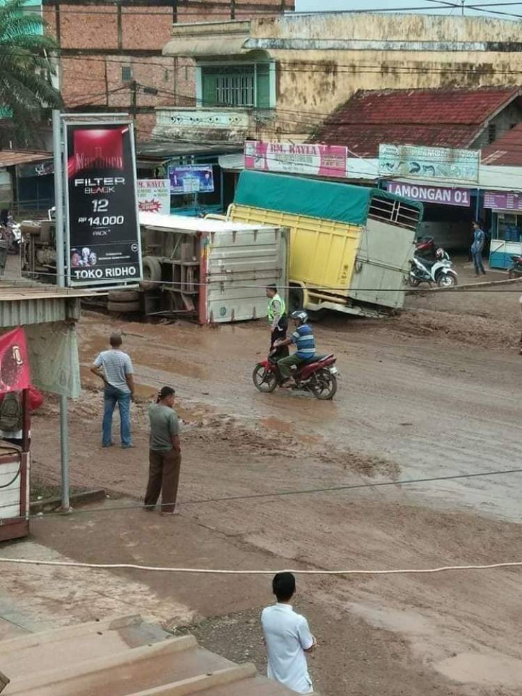 Jalan Lintas Timur Palembang-Jambi Rusak Parah Mulai Diperbaiki