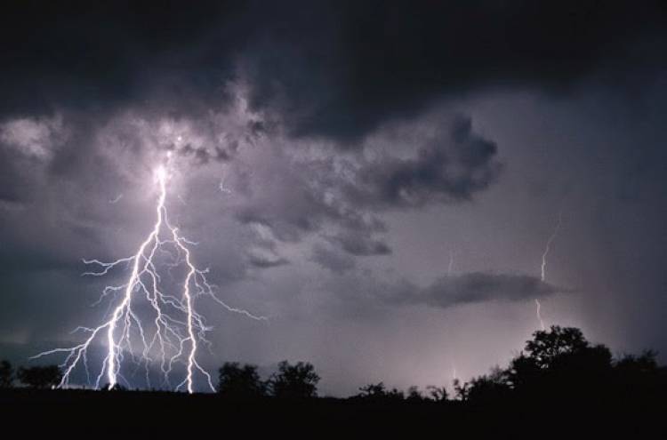 Jambi Berpotensi Hujan Disertai Petir