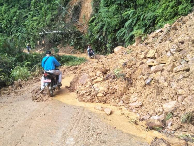 Pemkab Sarolangun Terkesan Cuek, Longsor di Bukit Bulan Belum juga Diatasi
