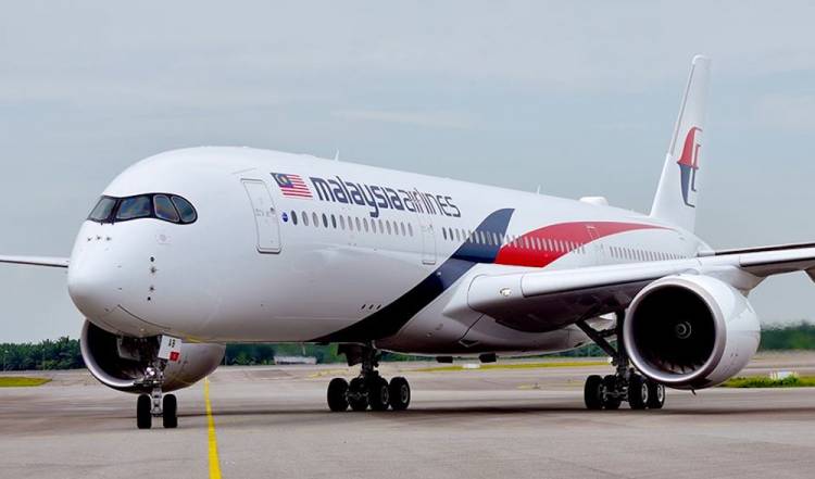 BREAKING NEWS! Pesawat Malaysia Airlines Jakarta-Malaysia Mendarat Darurat di Bandara Jambi