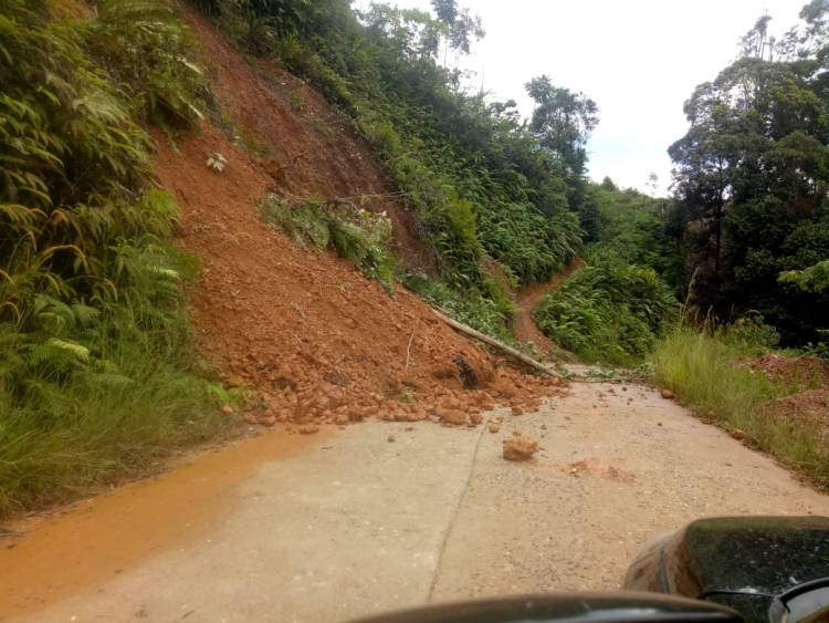 Setelah Dilanda Banjir, Jalan Batangasai-Sarolangun Kembali Longsor