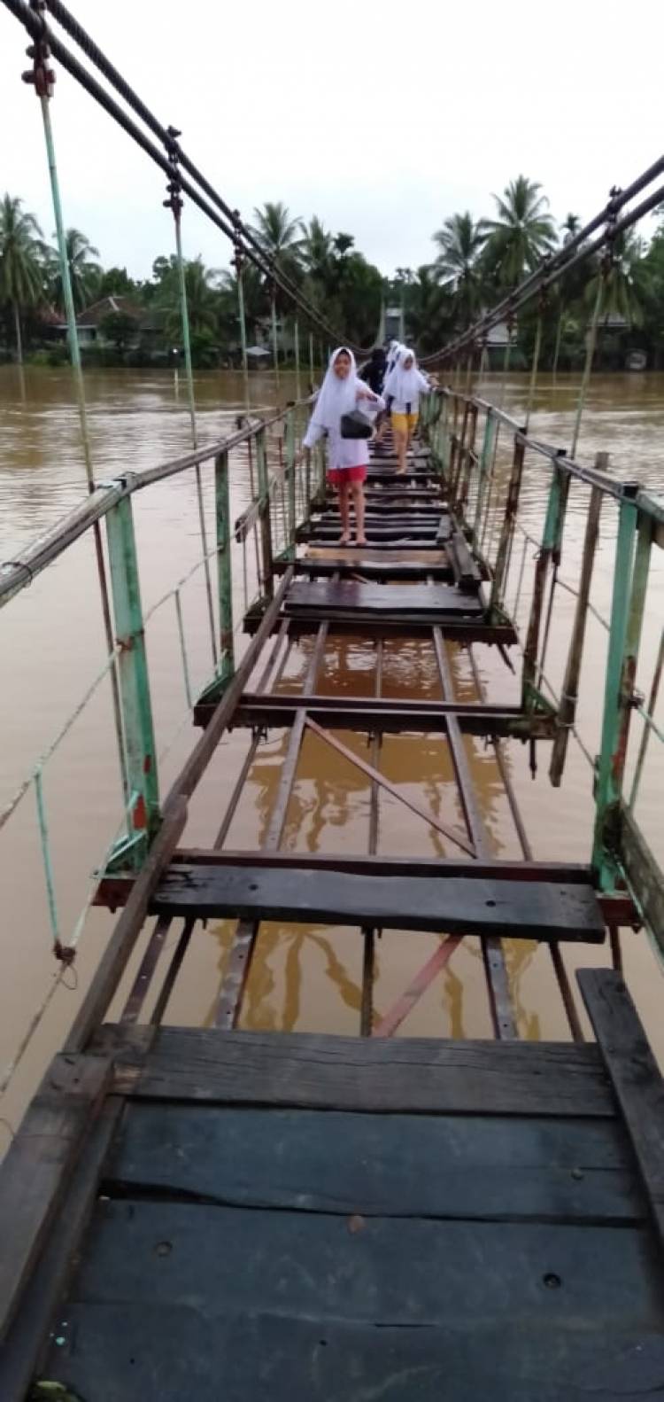 Pak Bupati, Kondisi Jembatan Mandiangin Tuo Memprihatinkan