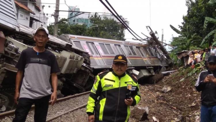 Pemerintah Tanggung Biaya Korban KRL Jakarta-Bogor Terguling