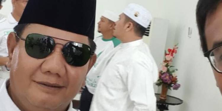 Sosok Prabowo KW Bikin Heboh Bandara Pekanbaru