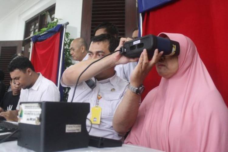 200 Ribu Warga Jabar Belum Rekam KTP-e, Sementara 200 WNA Punya KTP