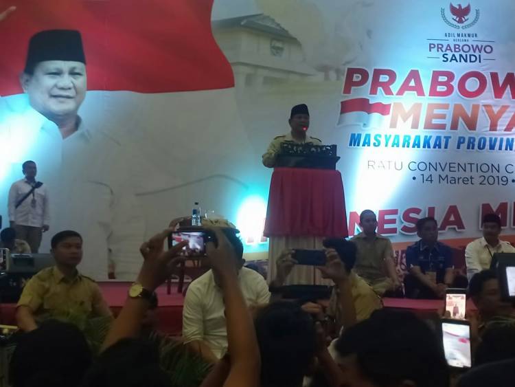 Prabowo: Ketemu Emak-emak Banyak Menarik-narik Saya, Mungkin Gemes! 
