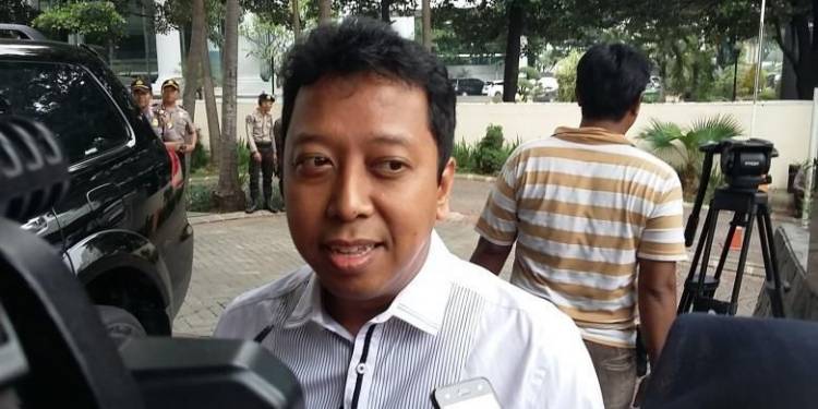 KPK Amankan Empat Orang Lain Bersama Ketum PPP Romahurmuziy