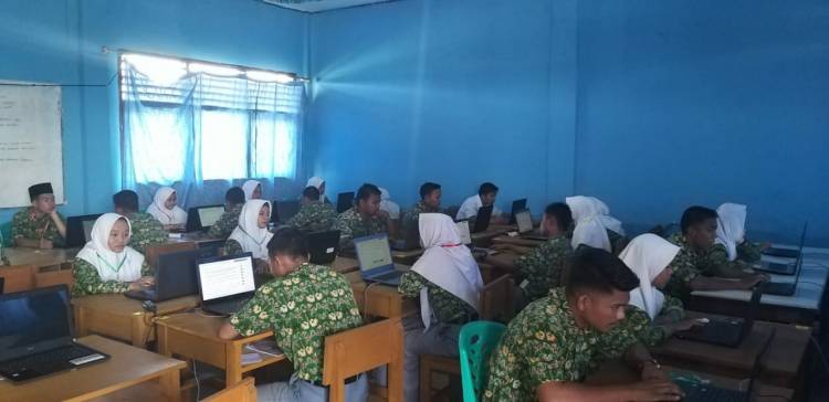547 SIswa MA di Sarolangun Ikuti UAMBN, Ternyata Listrik Sempat Padam