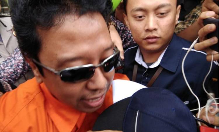 Gunakan Rompi Oranye, Rommy: Saya Dijebak KPK