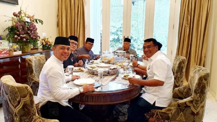 Ma'ruf Amin Ngobrol Santai Jelang Debat Capres Ketiga