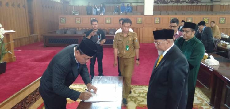 Resmi Dilantik Jadi Anggota DPRD Provinsi Jambi Ini Pesan Cornelis ke Mardinal