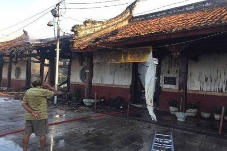 Klenteng Tay Kak Sie Terbakar Hebat, Satu Tewas 