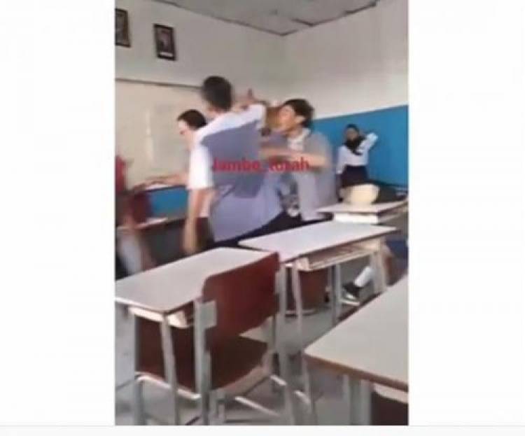 Viral Video Sejumlah Siswa yang Nyanyi dan Joget Permalukan Ibu Guru