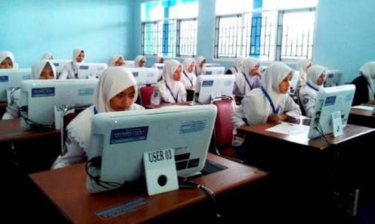 Prosedur Dilanggar, Ombudsman Temukan Pengawas UNBK Bawa HP