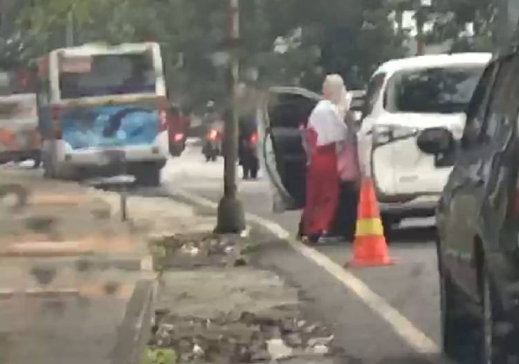 VIRAL, Video Pelajar SD Didorong dari Mobil Hingga Terjatuh