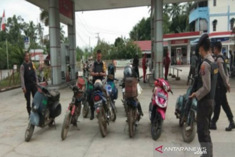 Begini Kepanikan Pelangsir, Ketika Polisi Razia SPBU