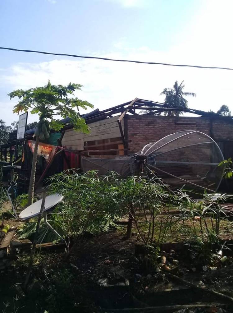 Puting Beliung Terjang Sari Mulya Bungo, Ratusan Rumah Rusak